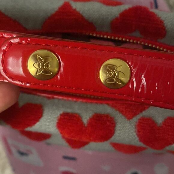 NWOT ❤️Think Bee Just Hearts Purse only avail in Japan - Picture 3 of 10